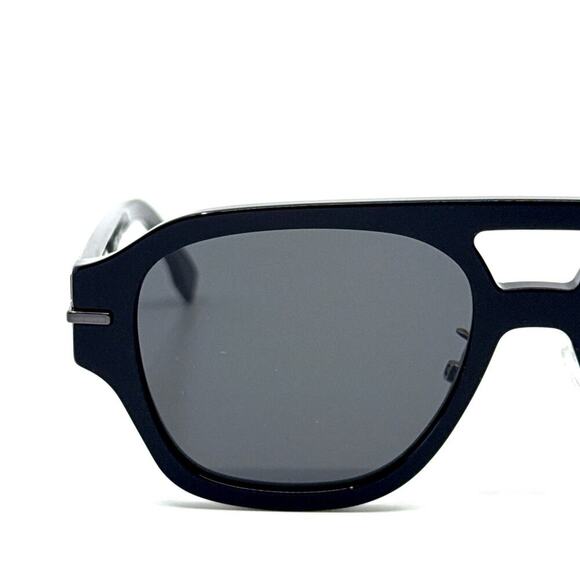 NEW!!! FENDI Sunglasses FE40130I 01A Authentic - Picture 4 of 11